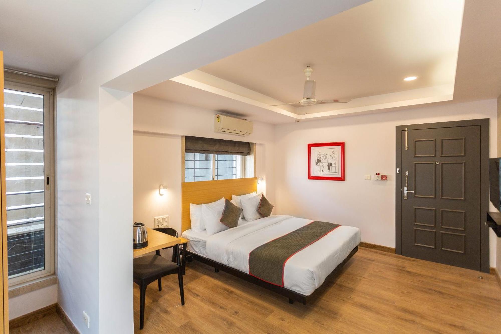Super Townhouse Habitat New Town Rooms & Party Spaces コルカタ エクステリア 写真